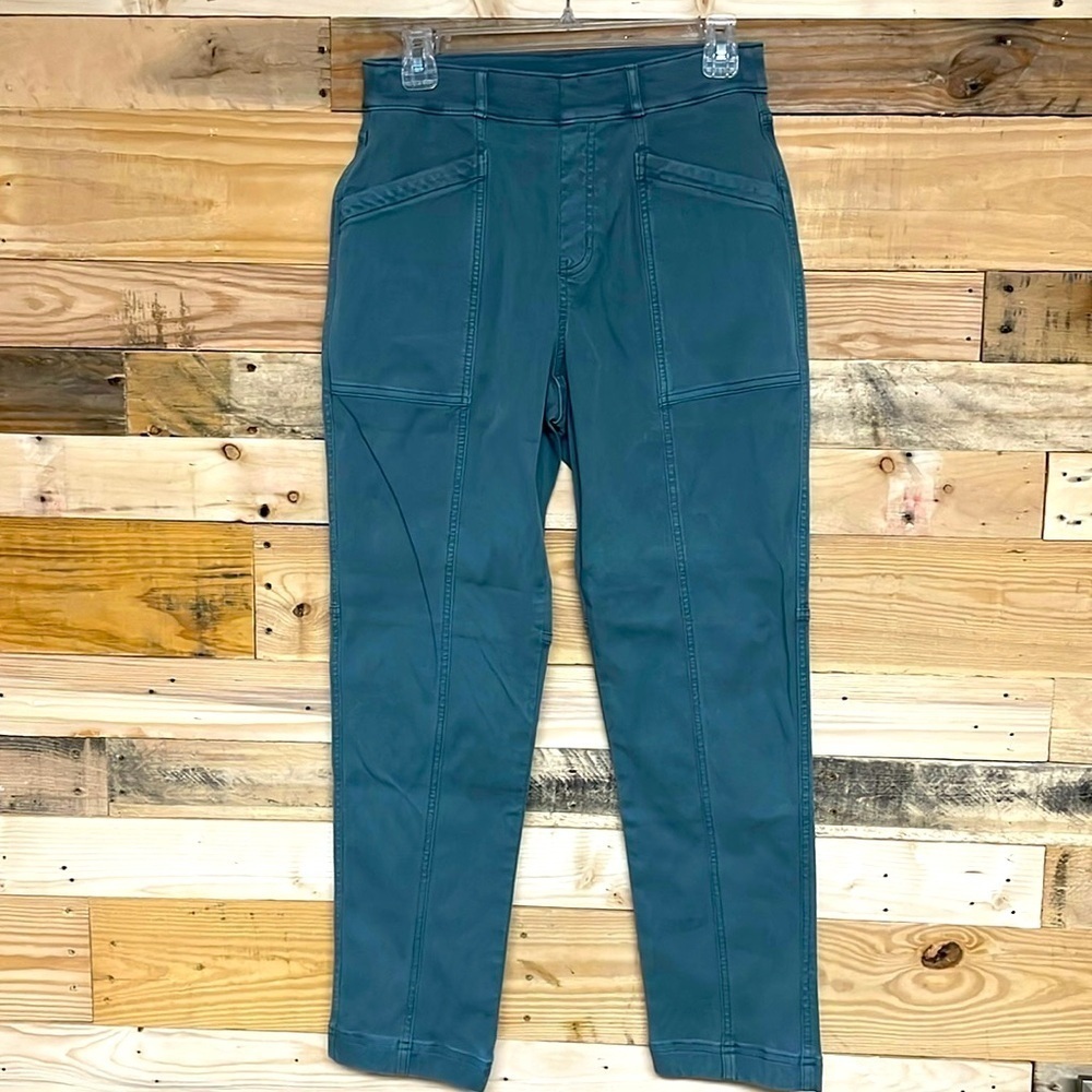 Spanx perfect fit straight leg size medium gray pants with pork chop pockets
